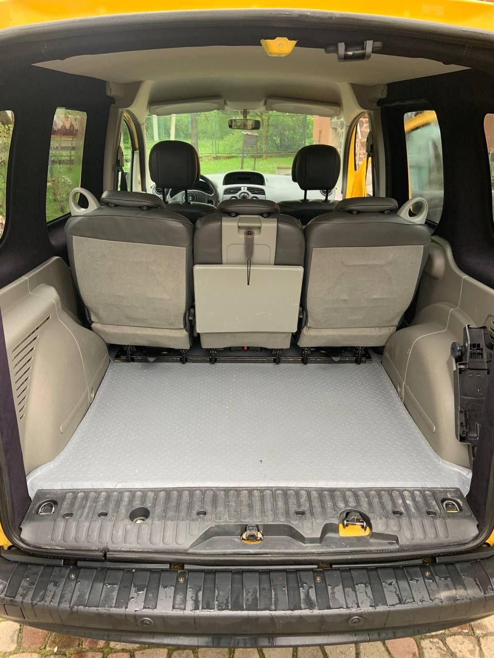 Продам Renault  Kangoo. 
Авто в рідній фарбі, ні ра