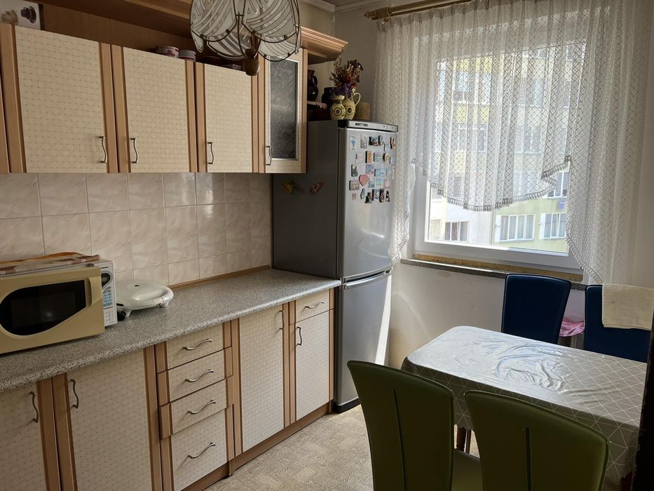 Продам 2кім з ремонтом р-н Пасічна можна під програми.