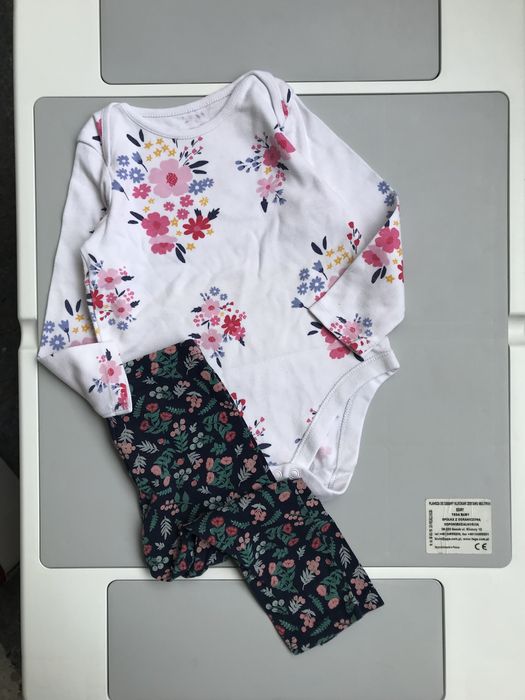 Сукня неймовірно гарна новорічна різдвяна 12-18 м