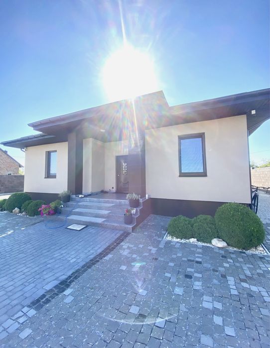 Продаж добротного будинку з ремонтом