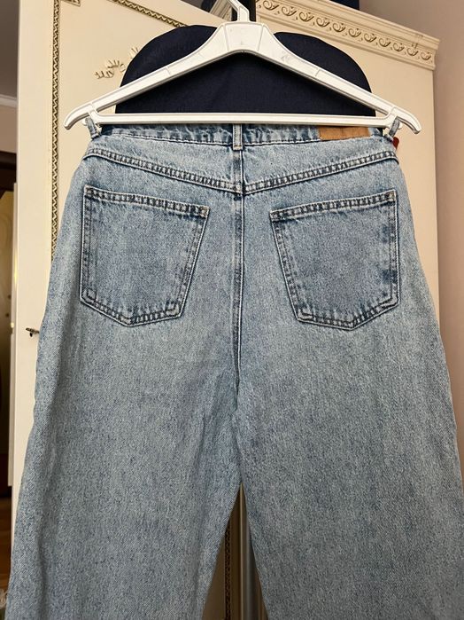 Джинси мом вільні