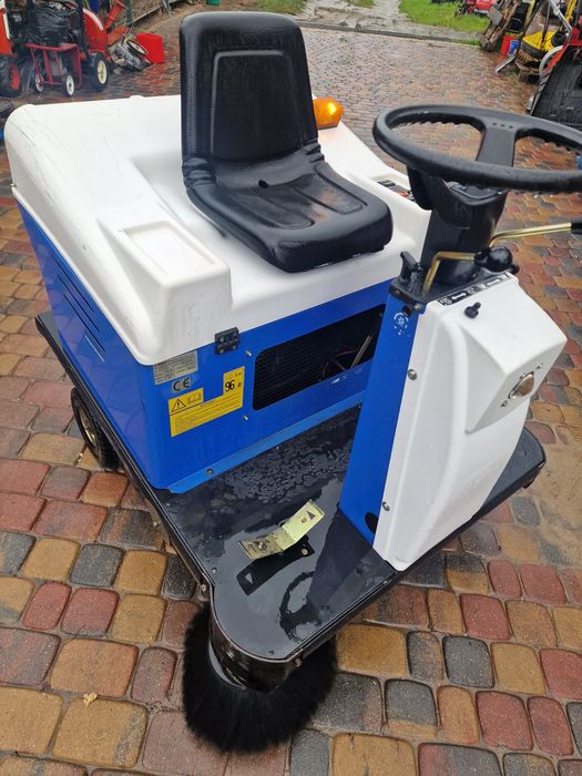 Zamiatarka iseki c 910 silnik honda