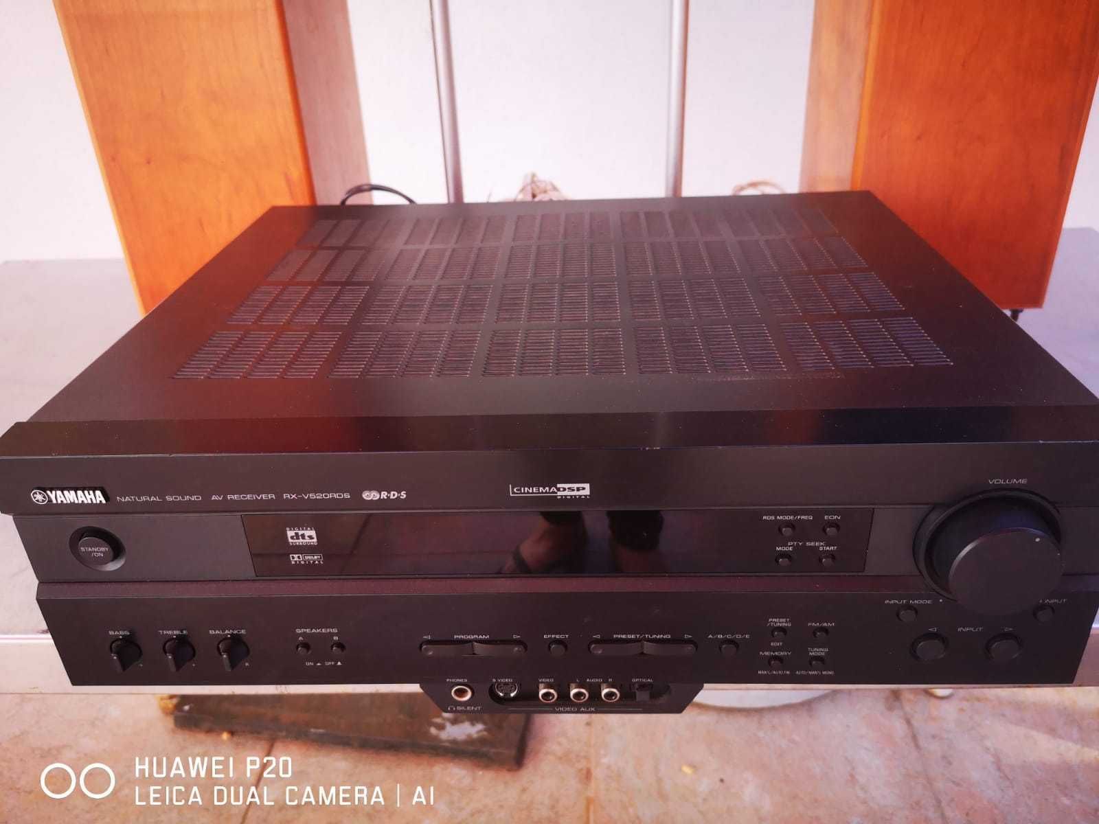 Amplificador Yamaha RX-V520RDS e 
5 Colunas