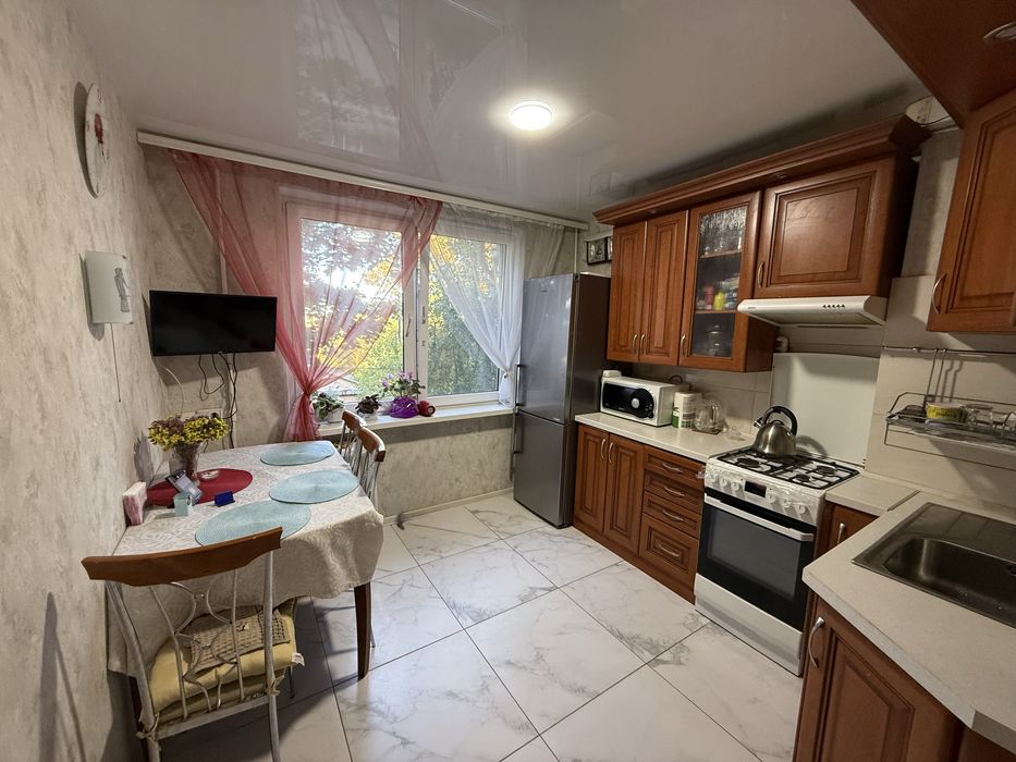 ПРОДАМ 2 кімнатну квартиру в ЦЕНТРІ МІСТА
