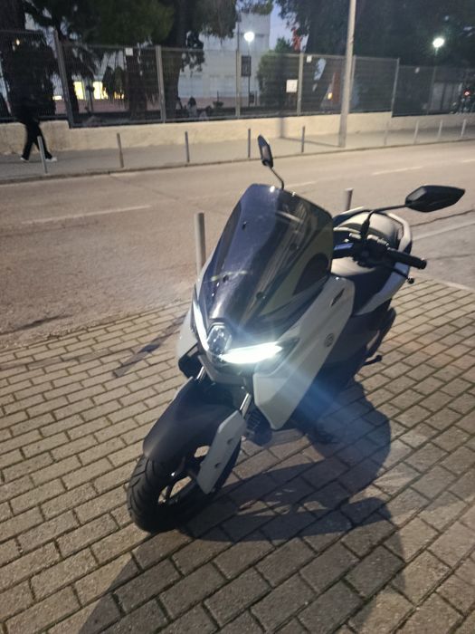 Nmax tech 125 com gps