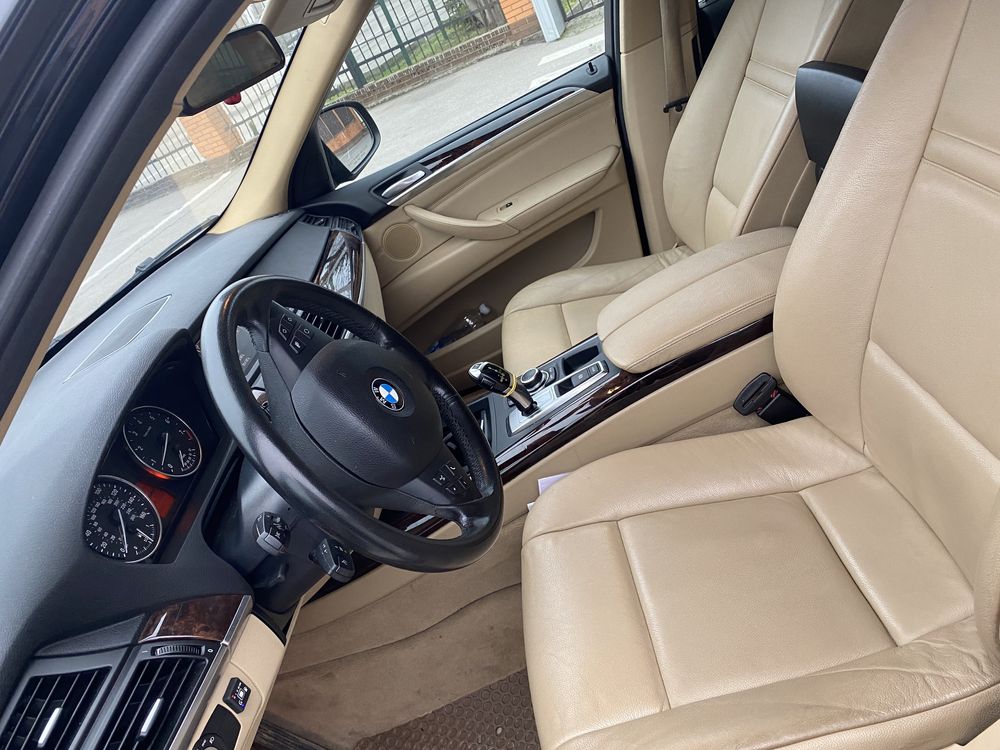 BMW X5 газ-бензин  3.0 без турбины