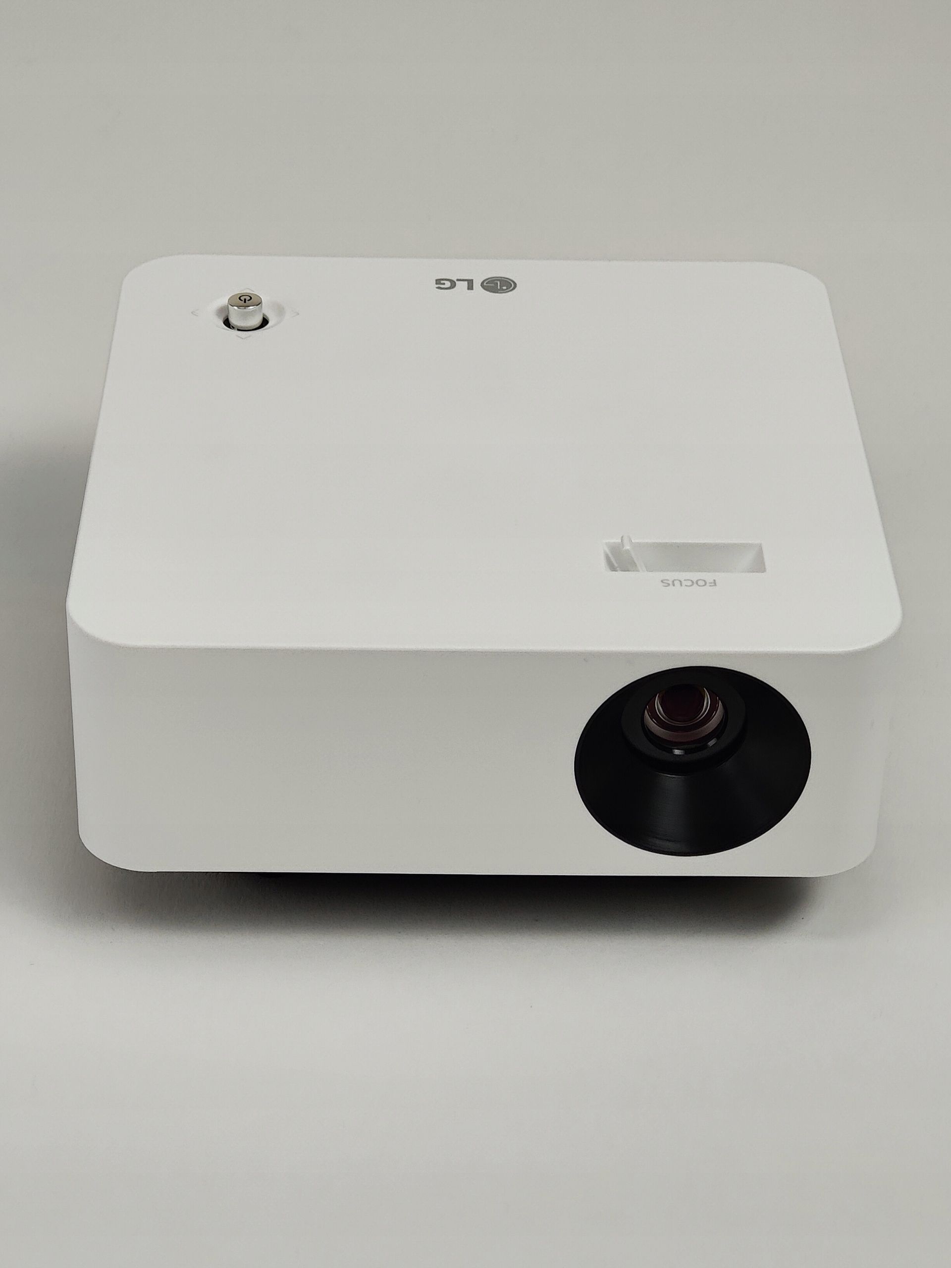 Projektor DLP LG Electronics CineBeam PF510Q - biały