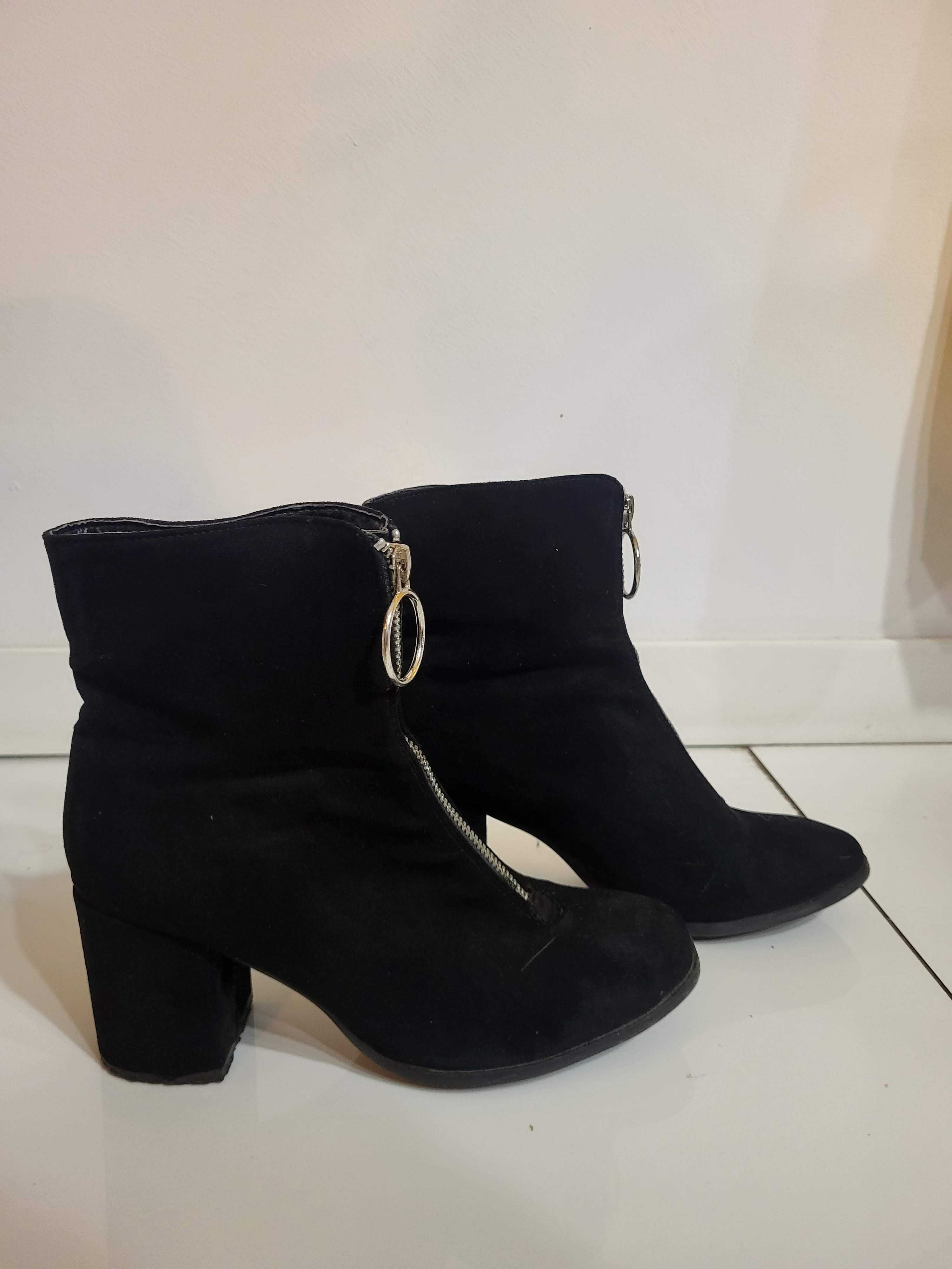 Buty czarne zamsz na słupku rozmiar 37