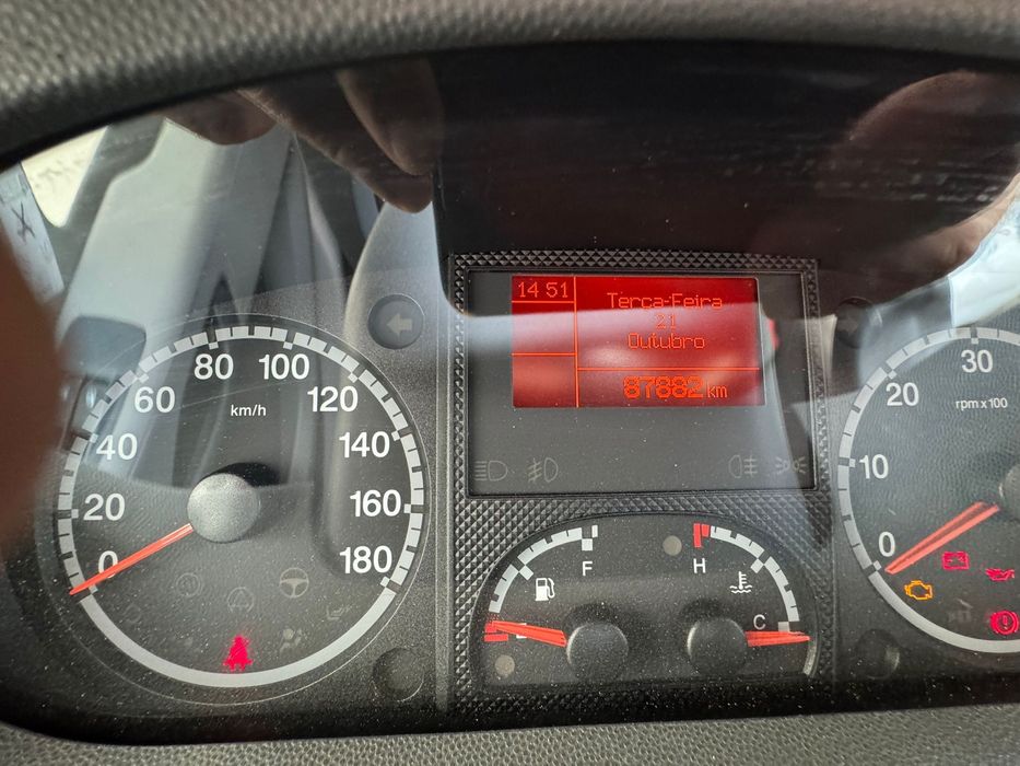 Burstner perfilada cama central + suspensao pneumatica