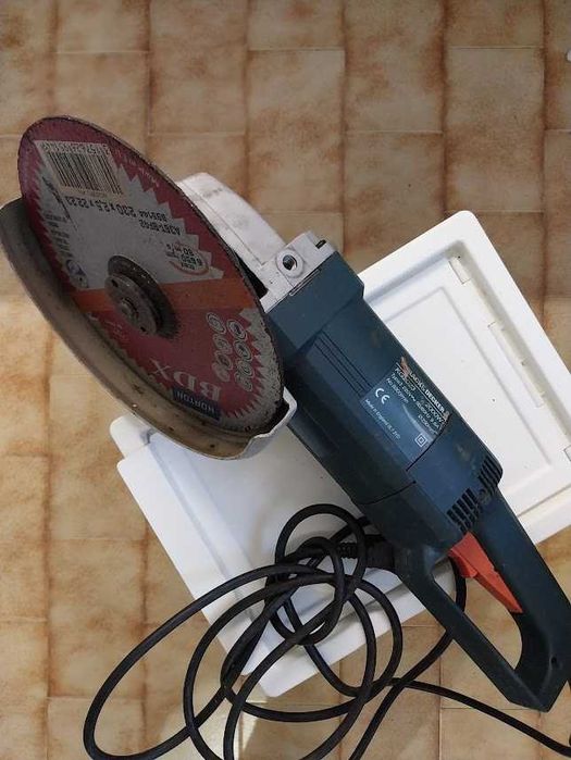 Rebarbadora Black & Decker 2000W