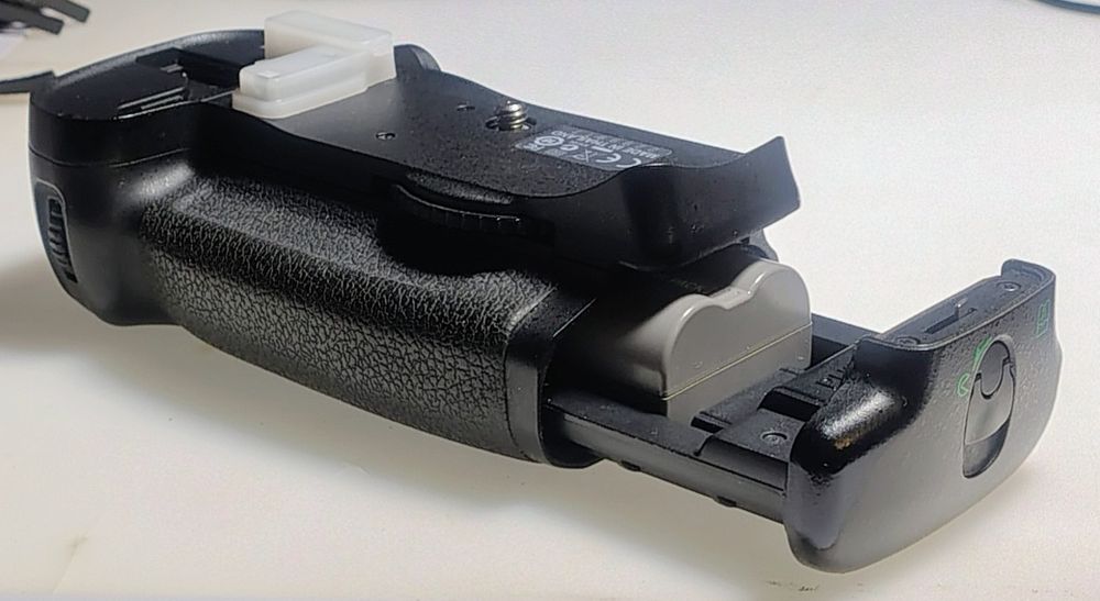 Oryginalny Grip Nikon MB-D10 Multi-Power Battery Pack + Akumulator EN-