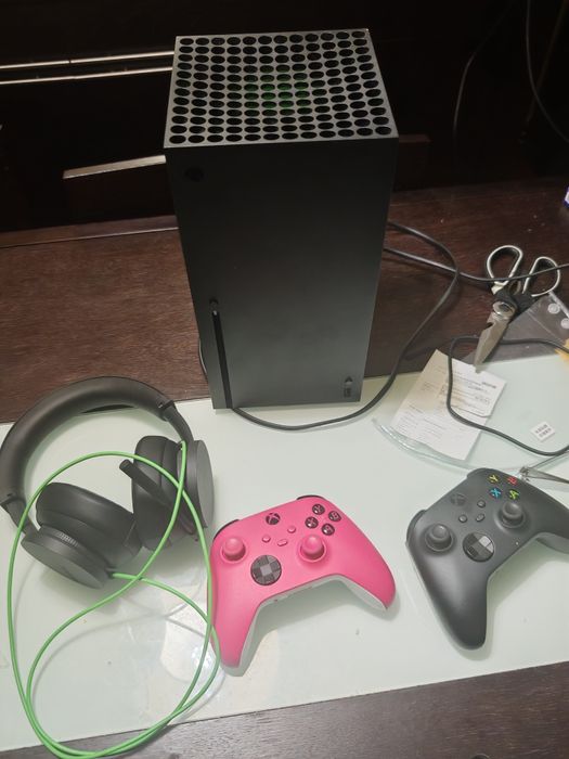 Xbox séries x 1tb, 2 comando e fone original da Xbox