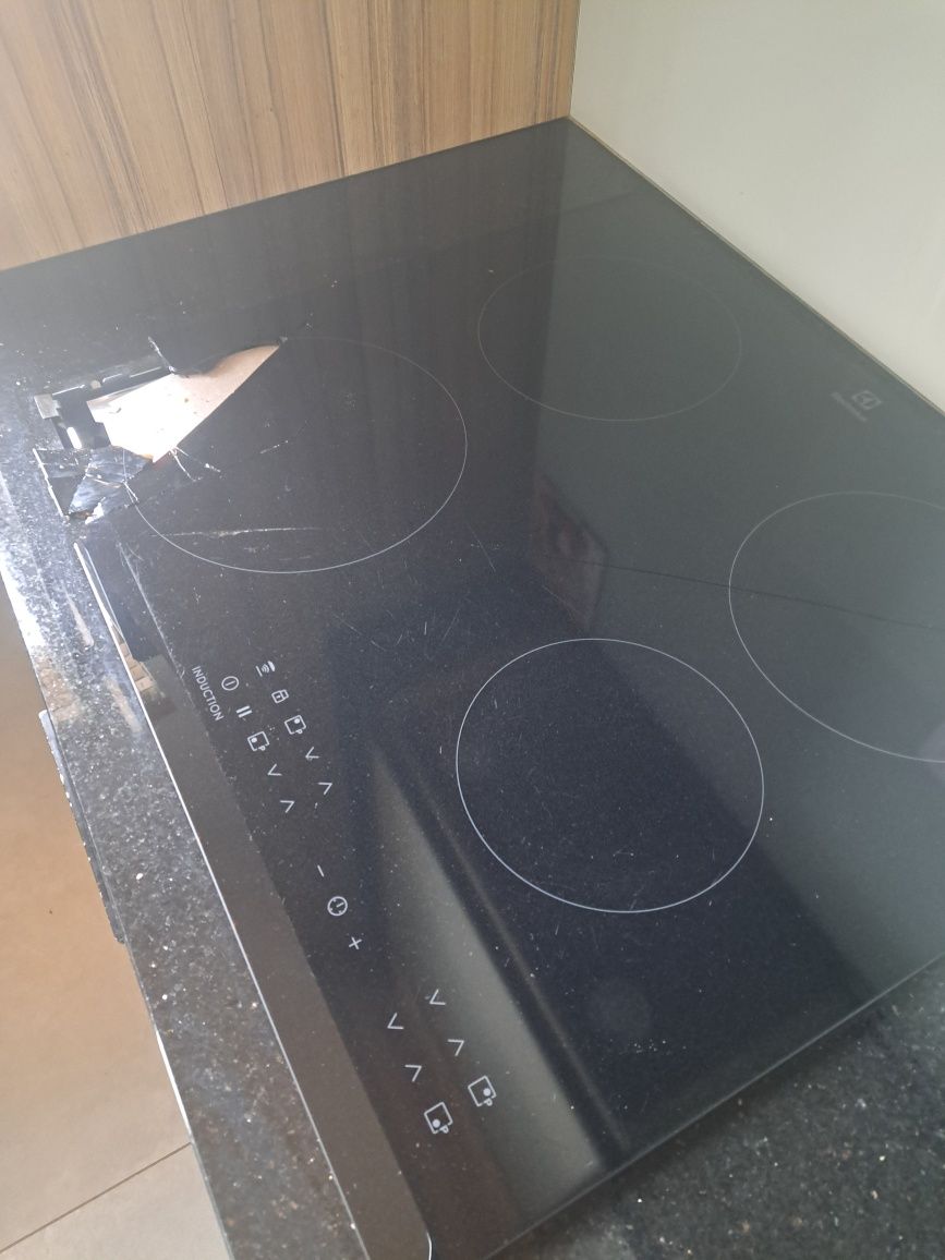 Płyta indukcyjna Electrolux LIR60433 uszkodzona