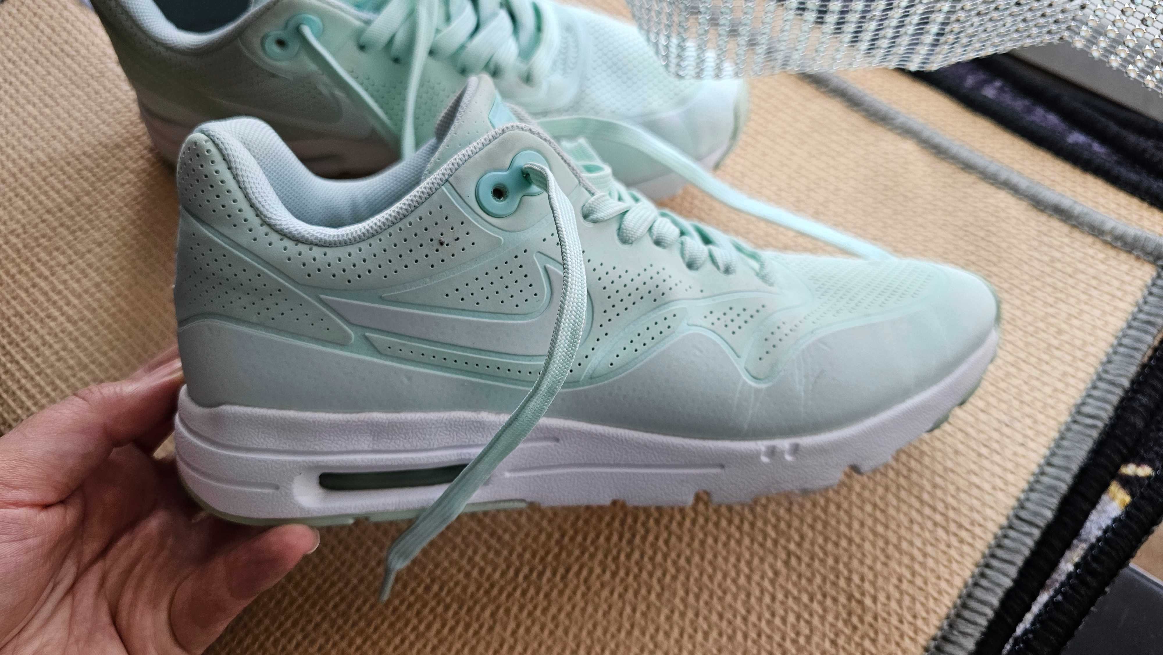 Buty adidasy nike air max bialo mietowe