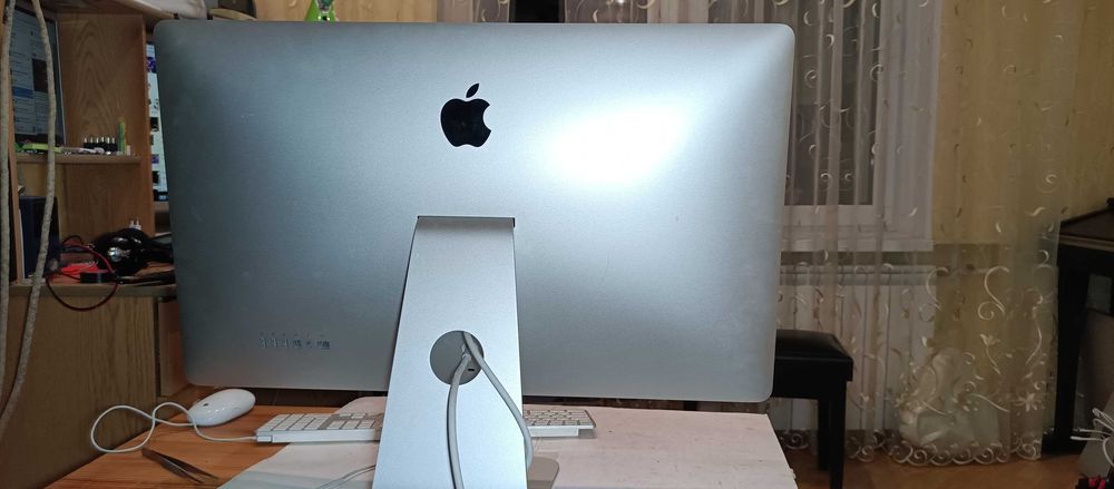 Apple thunderbolt display 27" A1407