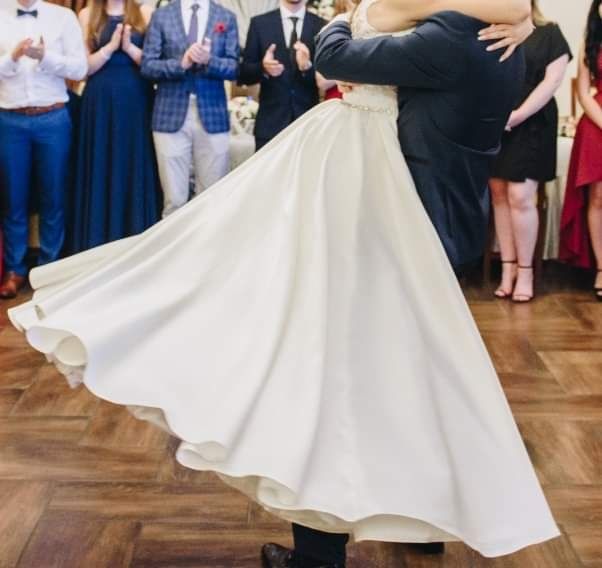 suknia ślubna mikado