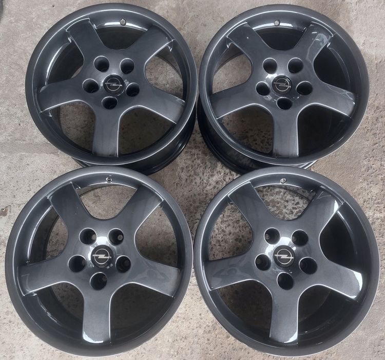 5 120 R17 Opel Insignia Vivaro Reno Trafic VW T5 T6 BMW