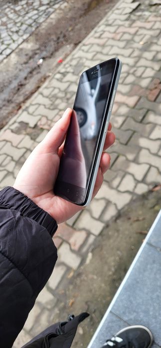 Продаю смартфон Motorola C XT1750.