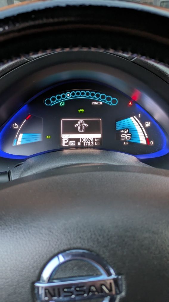 Nissan leaf у доброму технічному стані