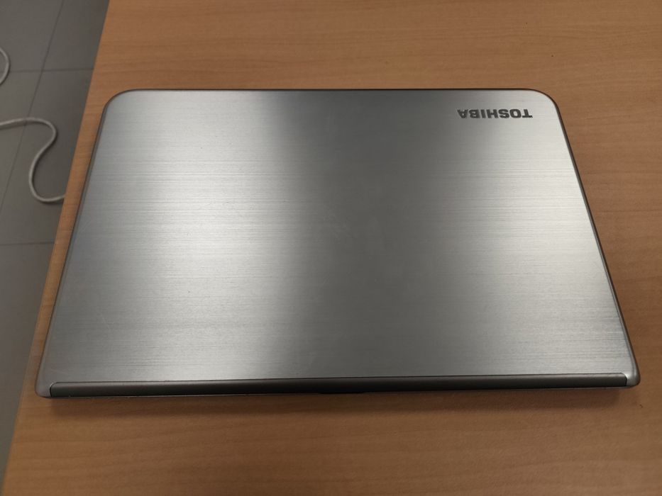 Portátil Toshiba impecável com 8gb RAM e 240gb SSD novo