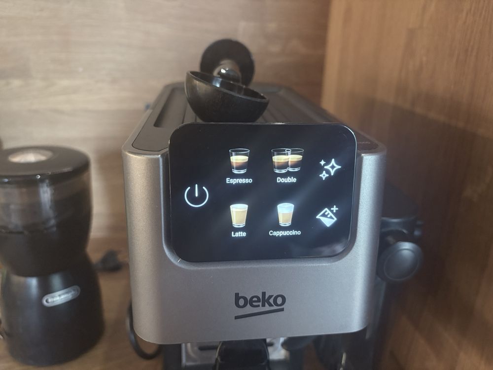 Ekspres kolbowy Beko CaffeExperto CEP5303B