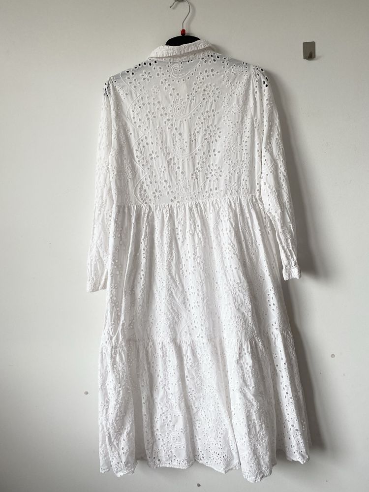 Zara biała azurowa sukienka midi falbany hafty boho