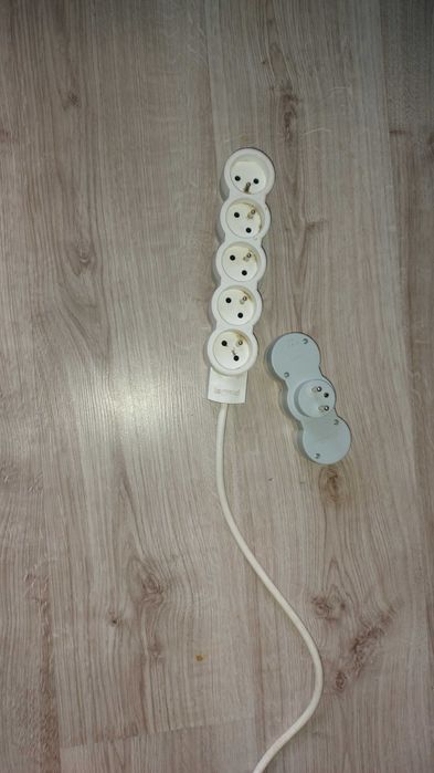 Przedłużacz elektryczny - 3 metry 5 gniazd