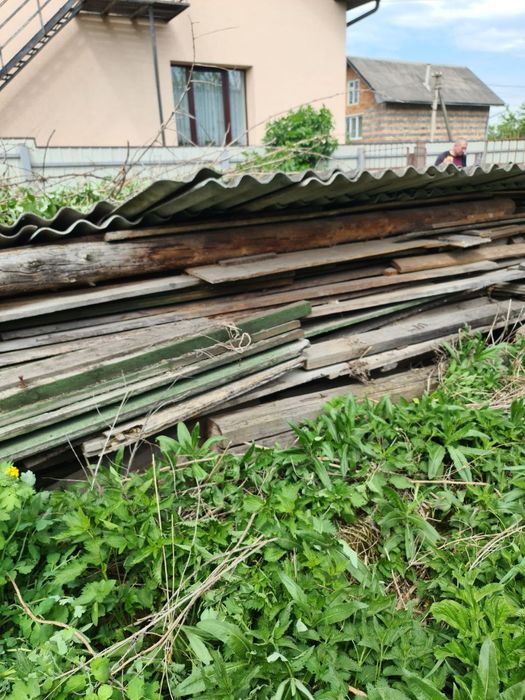 Продаються  дошки на дрова.