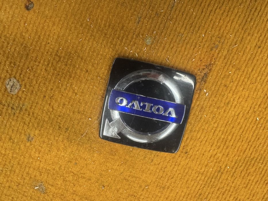 Emblemat volvo grill