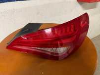 Mercedes Benz CLA - Farolim Traseiro