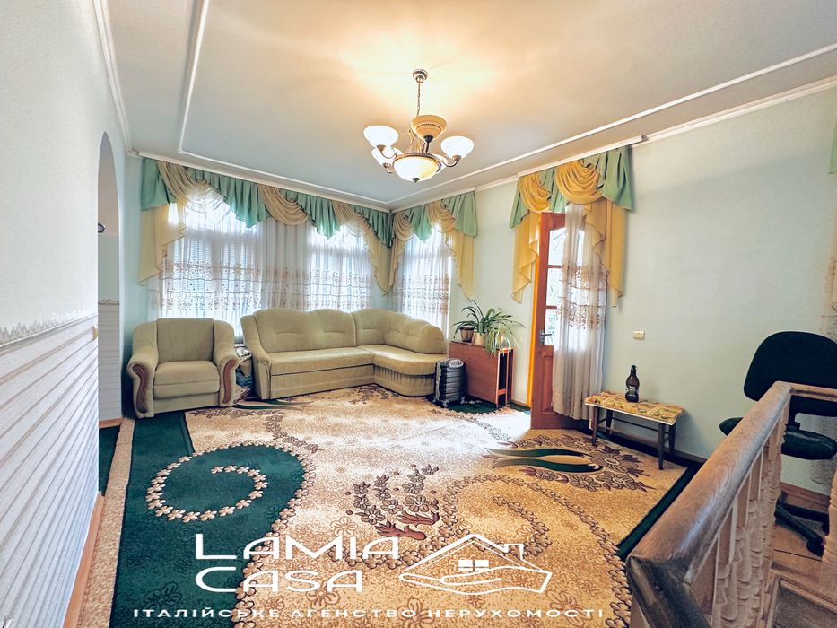 Продаж двох будинків в Годилові. 5 хв від Героів Майдану