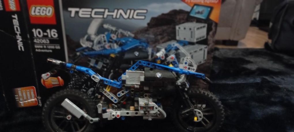 LEGO technic BMW R 1200 GS Adventure