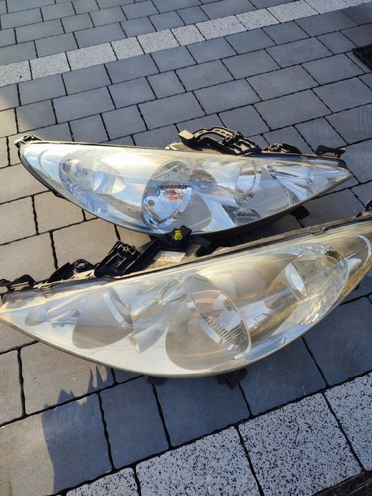Sprzedam lampy do peugota207