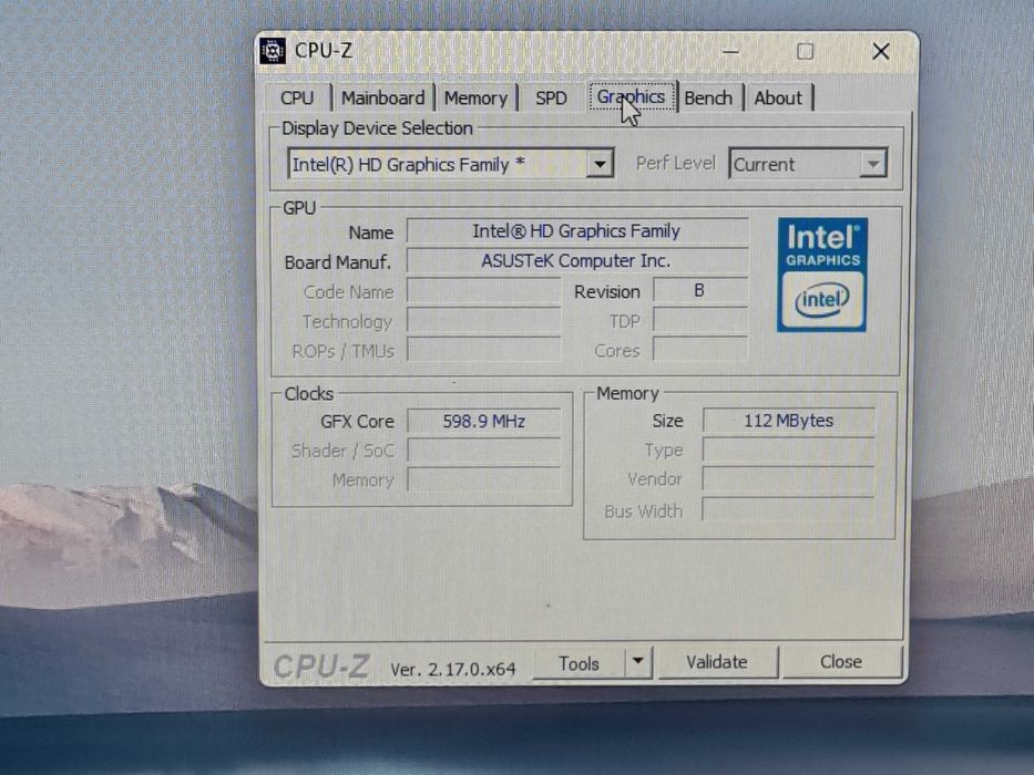 ASUS F555L 15,6 HD / i3-4005U / 8 GB / 512 GB / 920M