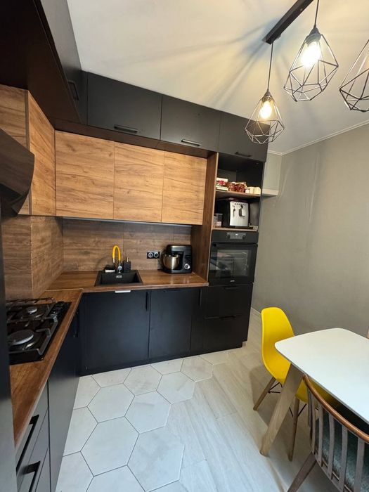 Продам 1комнатную стильную квартиру на ул.Заболотного возле ТЦ Семьи