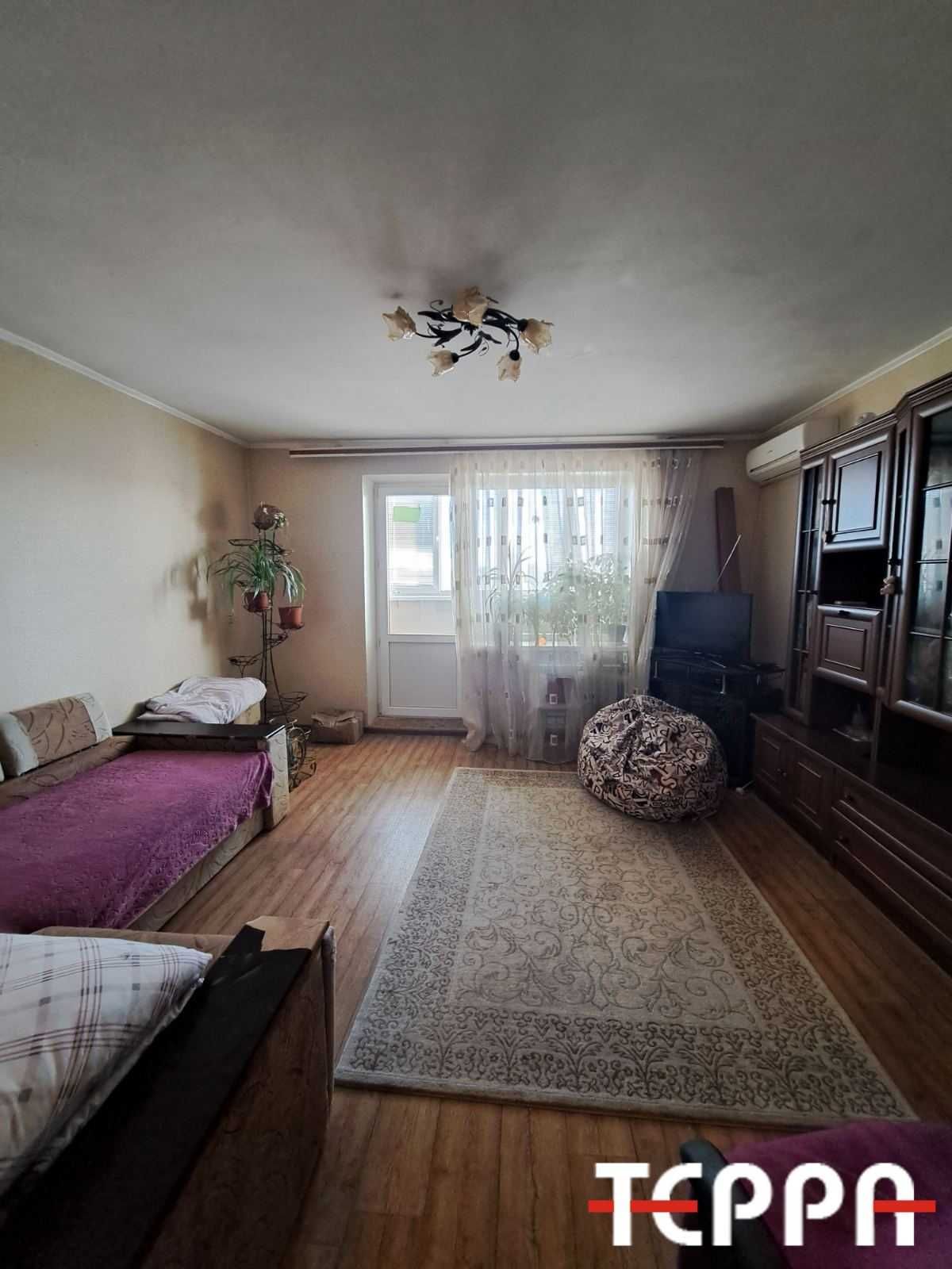 Продам двокімнатну квартиру в Шевченківському районі, вул. Криворізька