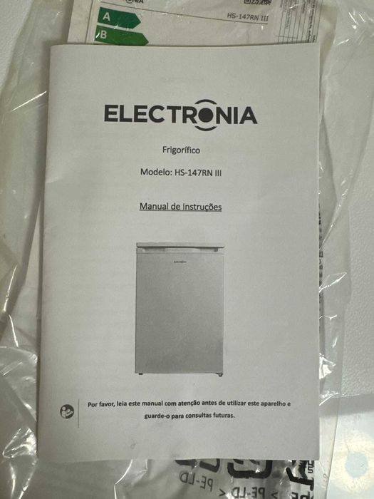 Frigorífico Pequeno ELECTRONIA - Como Novo - AutoDefrost