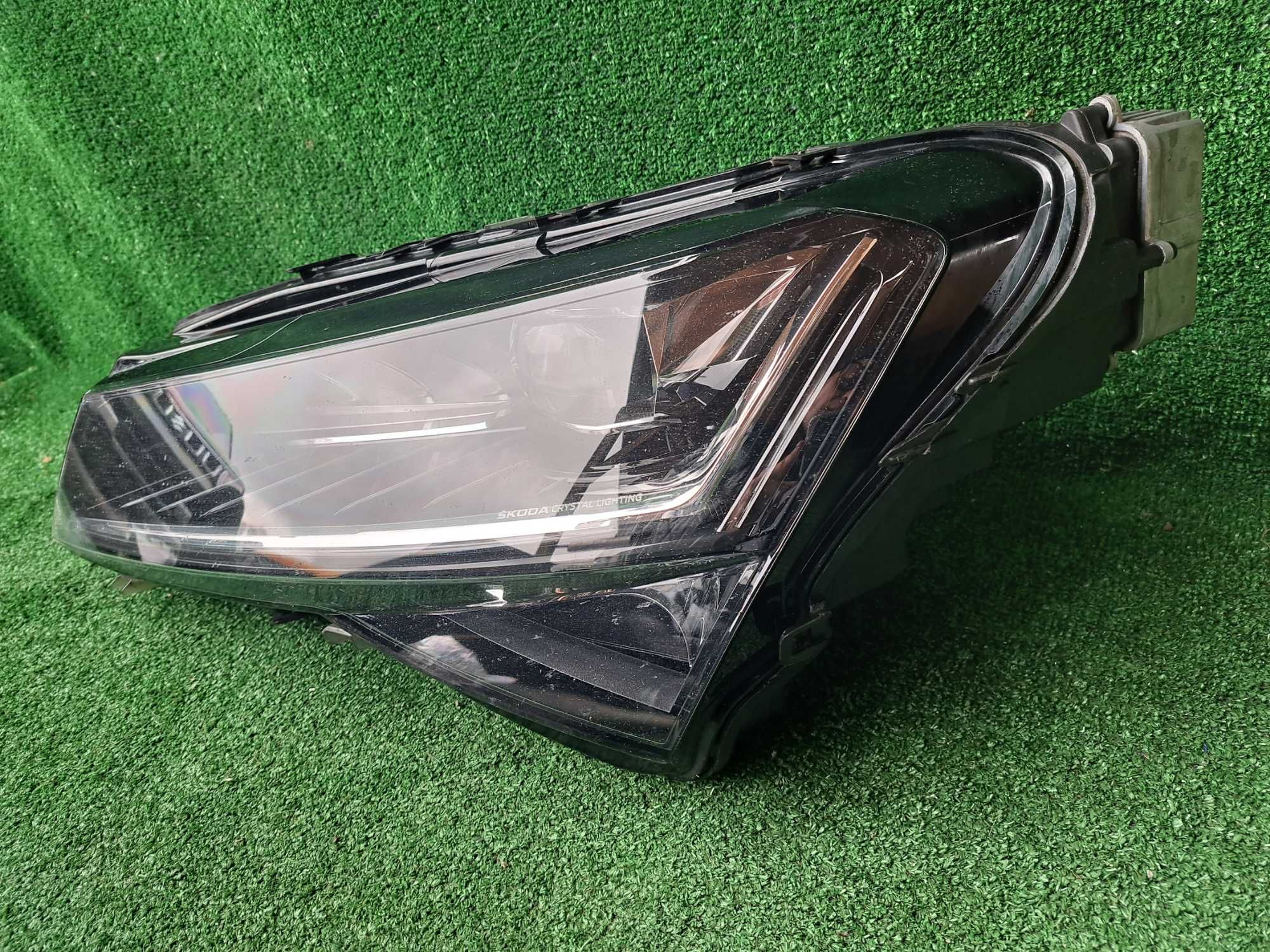 Lampa lewa przednia SKODA SUPERB III LIFT 3V1 FULL LED bardzo ładna