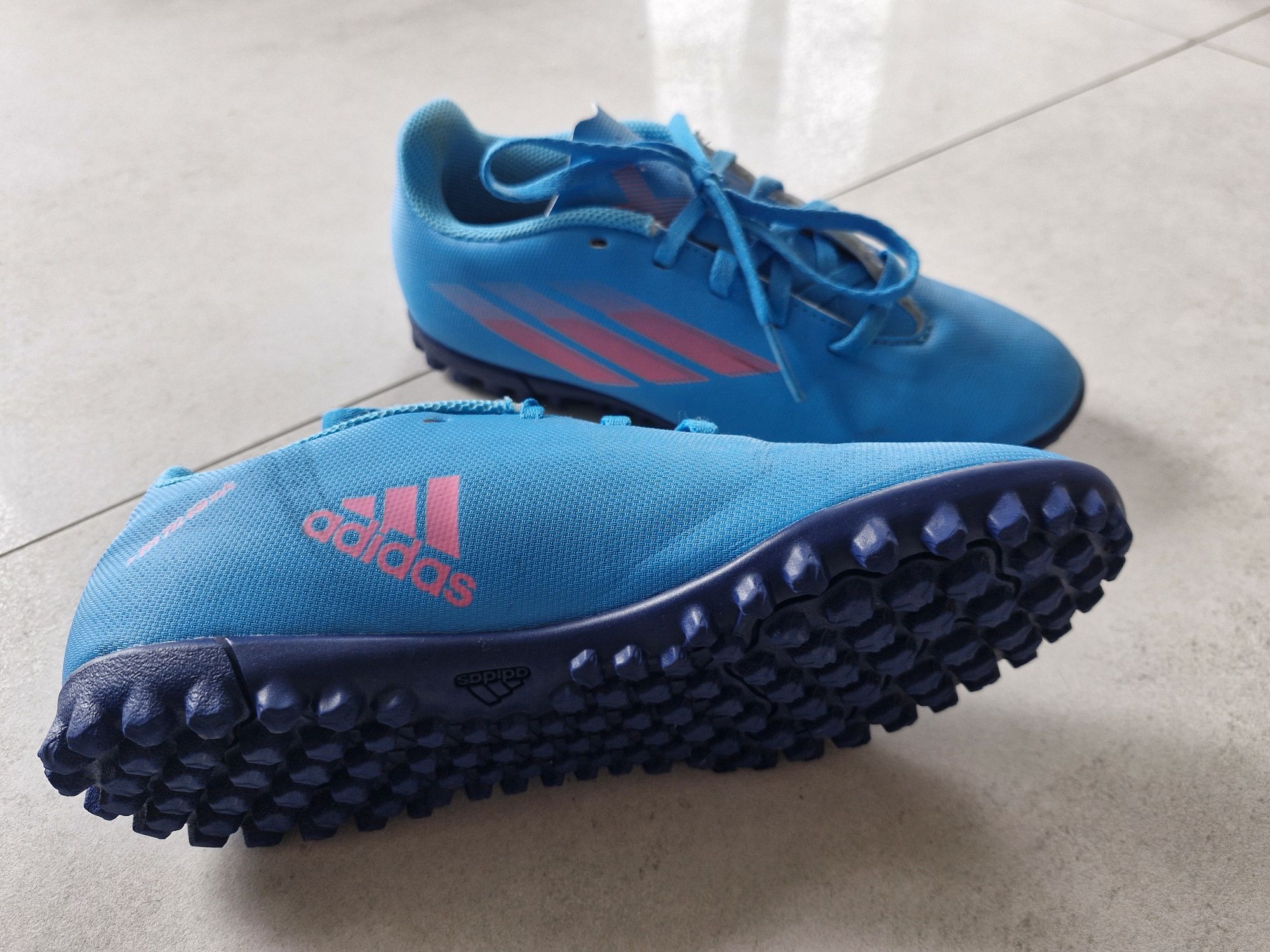 Buty sportowe Adidas do piłki roz. 36