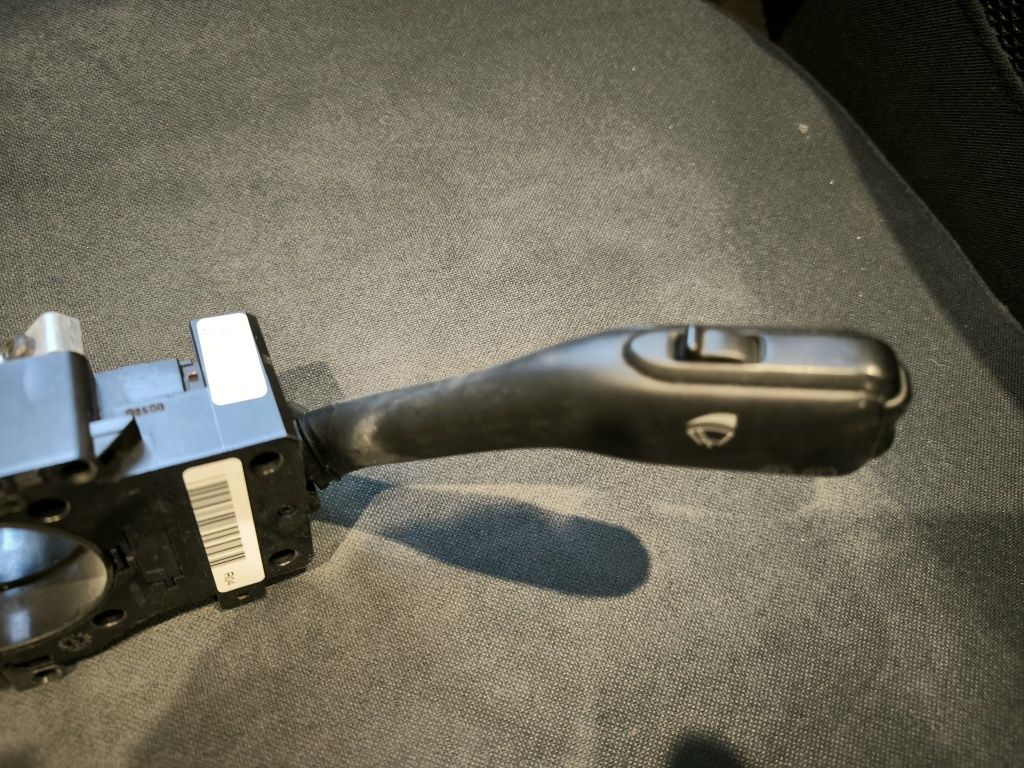 Przełącznik kierunkowskazów VW passat B5 fl