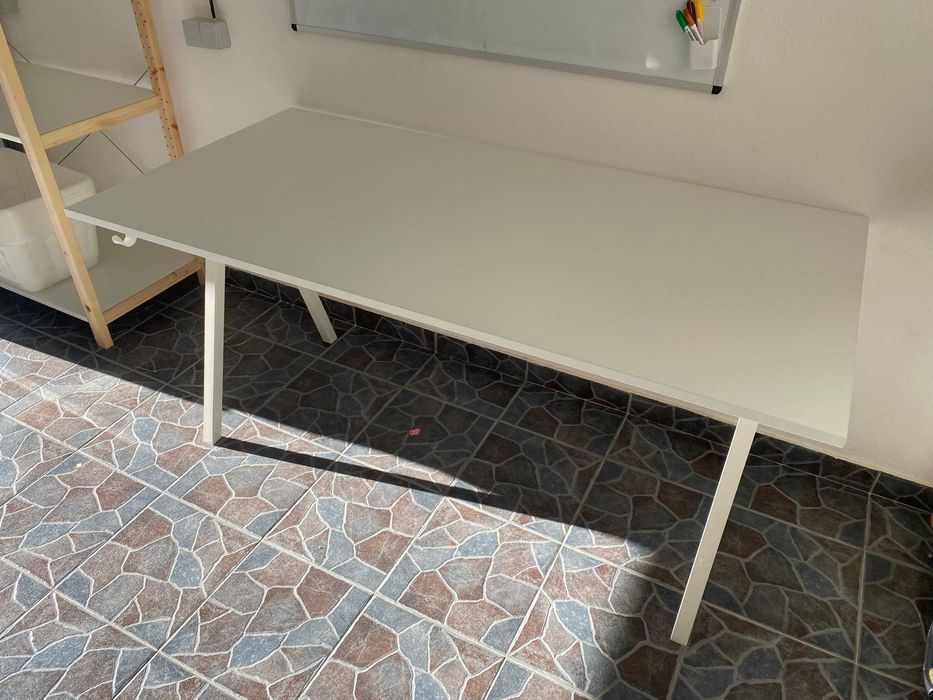 Secretária IKEA Trotten 1.60 X 0.80