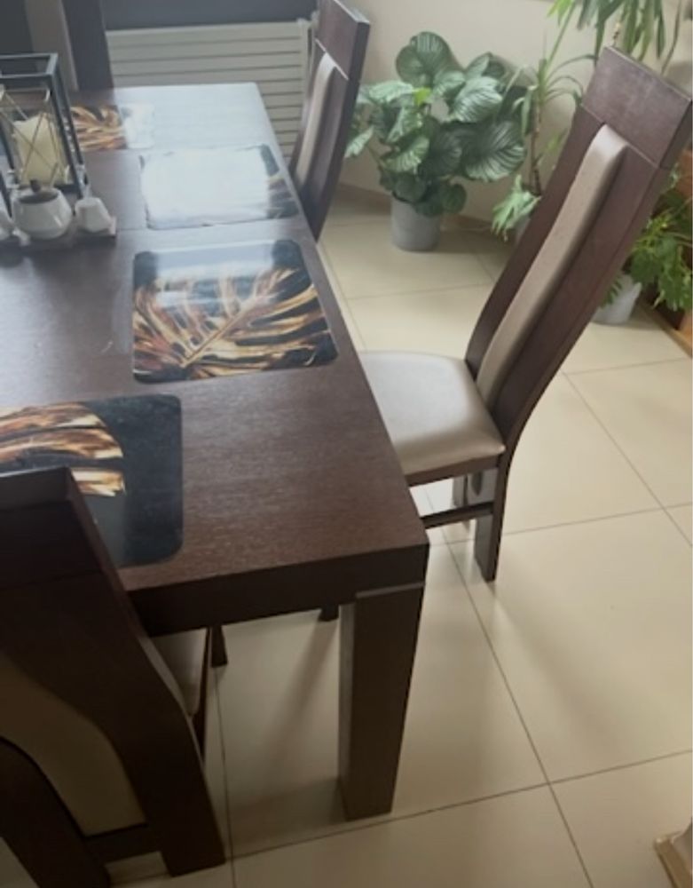 Stol z 6 krzeslami stan db polecam! Łozina