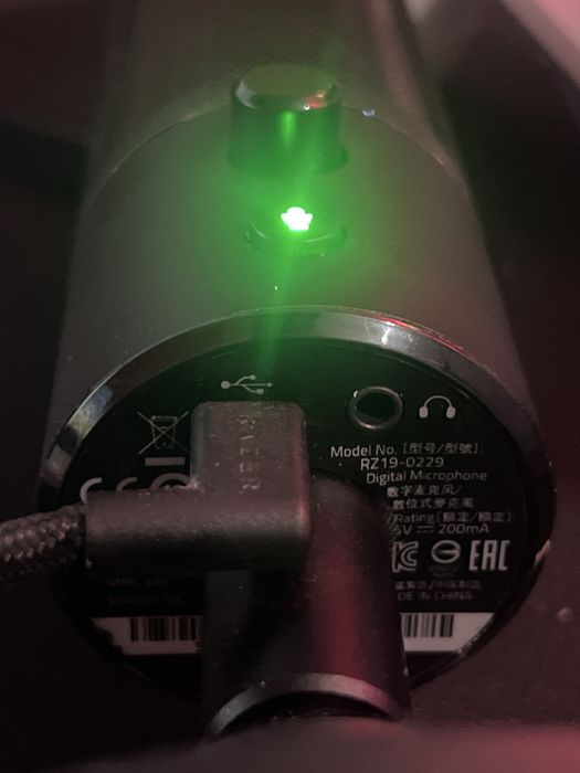 Microfone Razer Seiren X