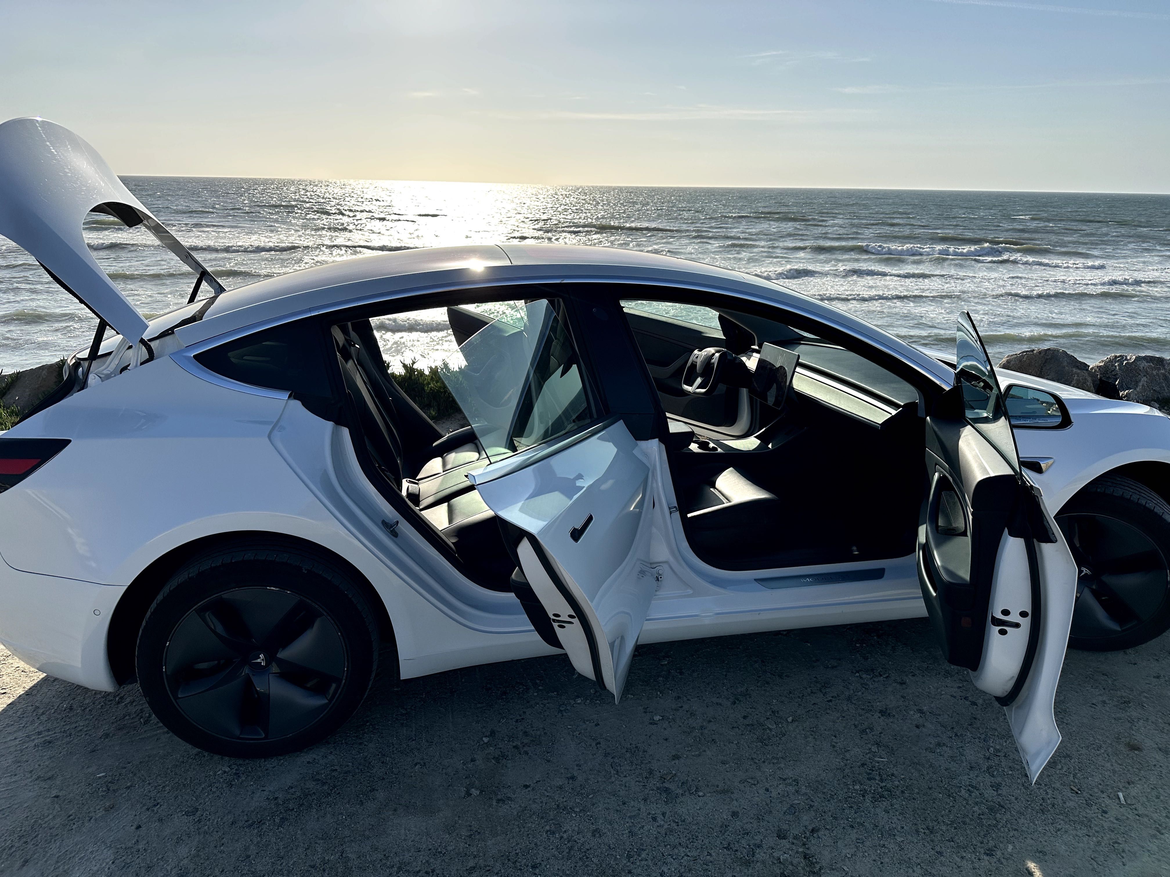 Tesla Model 3 Branco RWD.  Vendo na área do Porto. Merece Atenção!