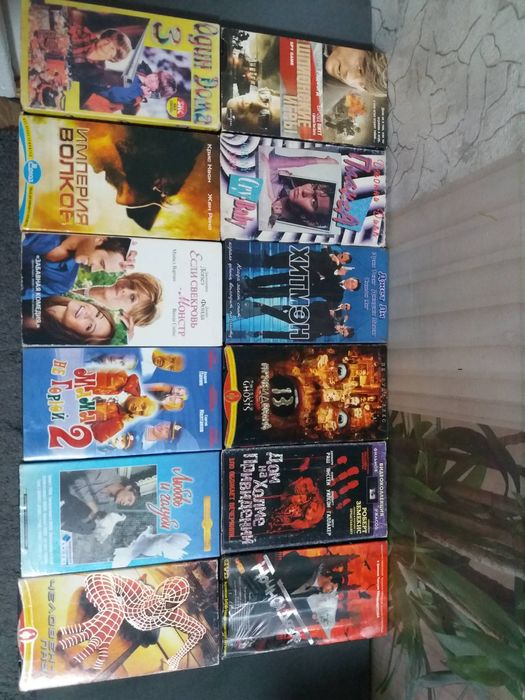 Видеокассеты с фильмами. Відеокасети vhs разные