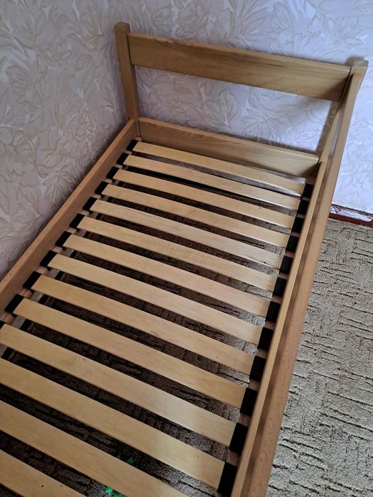 Продам кровать состояние нового