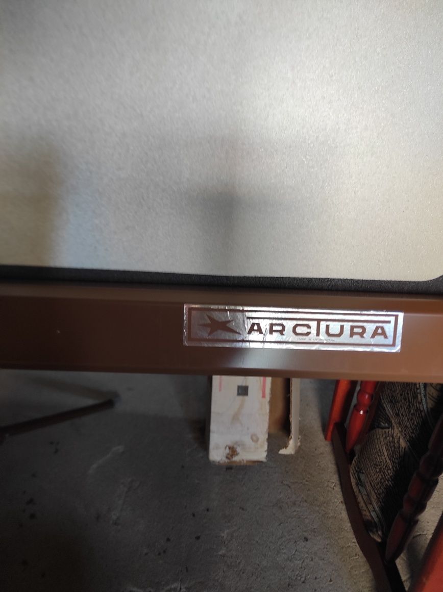 Ekran projekcyjny Arctura Prl