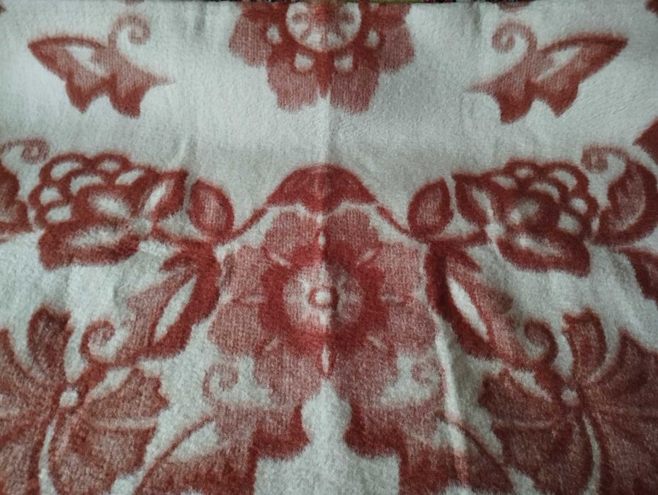 Одеяло  верблюжье,   двустороннее , размер 206 см *143 см