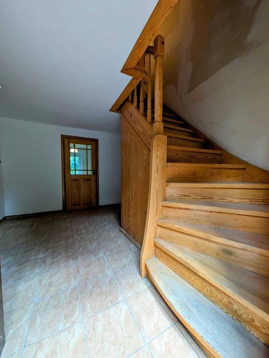 Dom wolnostojący na 33 - arowej działce, Ścinawa