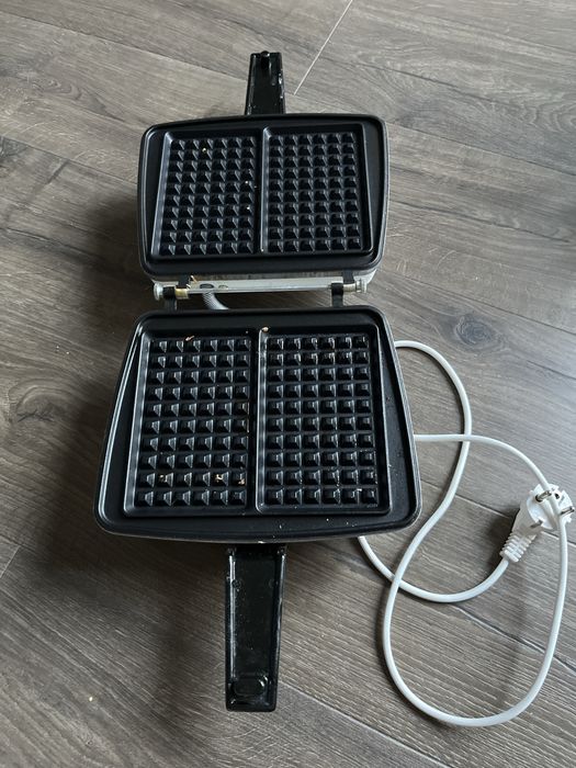 Dezal 301.4 1300W gofrownica